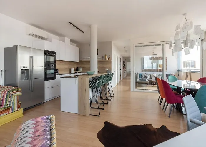 Luxus über Den Wolken, 18. Stock Mit Klimaanlage Und Garage